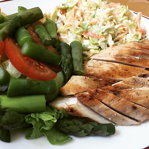 #chichen #salad #coleslaw #ilovefood #ilovechicken #weightloss #weightlossexpert #weightlossexpertguide #weightlossexpertguide.com #diet #keto #ketogenic#diet  #lchf #lowcarb #paleo #dinner #lunch #leftovers #plainandsimple #nofancystuff #ilovefood #ihate