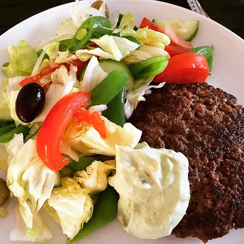 #hamburger #avocado #weightloss  #weightlossexpert #weightlossexpertguide #weightlossexpertguide.com #diet #keto #ketogenic#diet  #lchf #lowcarb #paleo #dinner #lunch #leftovers #plainandsimple #eatclean #nofancystuff #ilovefood #ihatediet #qualityfood #f