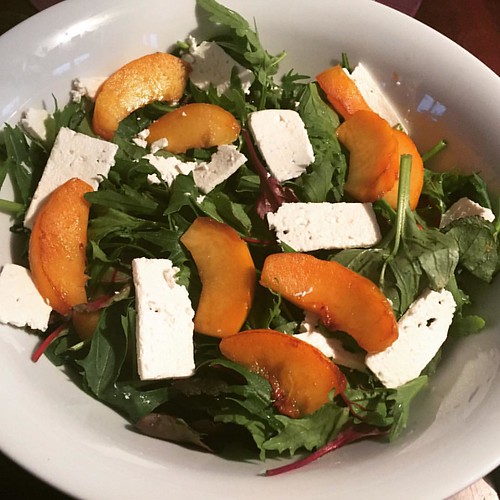 #saladoftheday #goatcheese #peach #weightloss  #weightlossexpert #weightlossexpertguide #weightlossexpertguide.com #diet #keto #ketogenic#diet  #lchf #lowcarb #paleo #dinner #lunch #plainandsimple #eatclean #nofancystuff #ilovefood #ihatediet #qualityfood