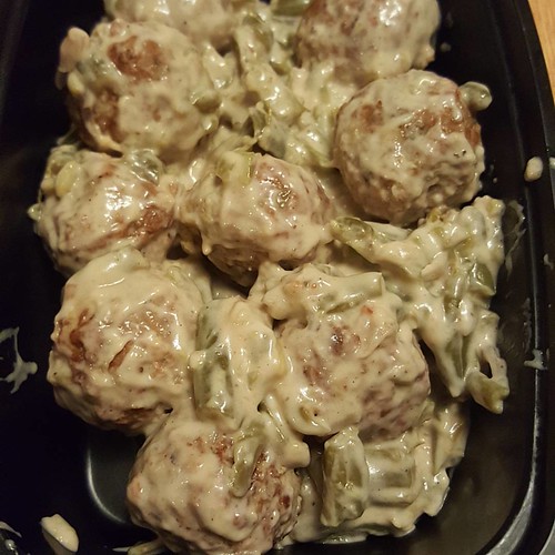 Gluten free meatballs from the freezer section cooked in a pot with some alfredo sauce, canned green beans, and some crushed red pepper. Packing the rest for lunch tomorrow!  #lazylowcarb #lowcarbdinner #lowcarb #keto #ketosis #ketomeal #meatballs #gluten