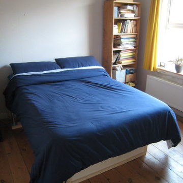 The wall bed in situ with bedding