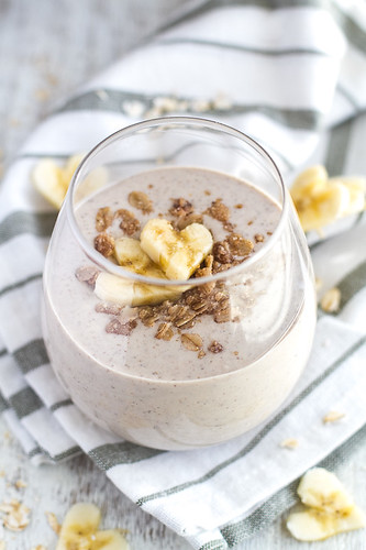 Banana Oat Breakfast Smoothie