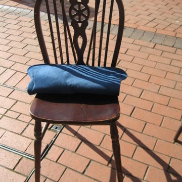 Chair style 1, dark - front