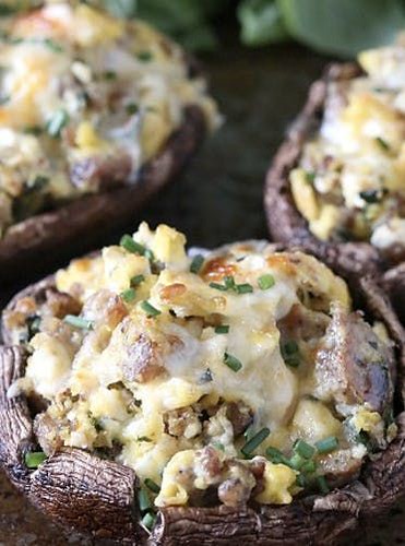 Life Hacks : Ketogenic breakfast stuffed mushrooms. Get this and more of the best ketogenic b...