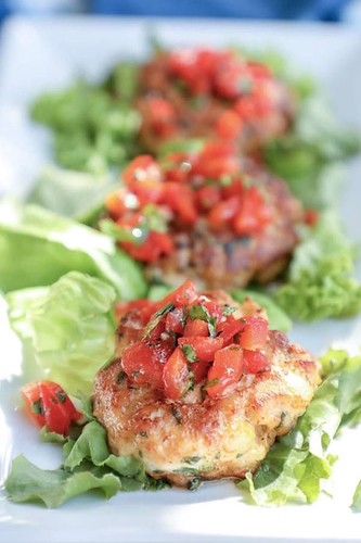 Life Hacks : KETO FISH CAKES WITH ROASTED RED PEPPER SALSA. 22 Easy Ketogenic Recipes to Try ...