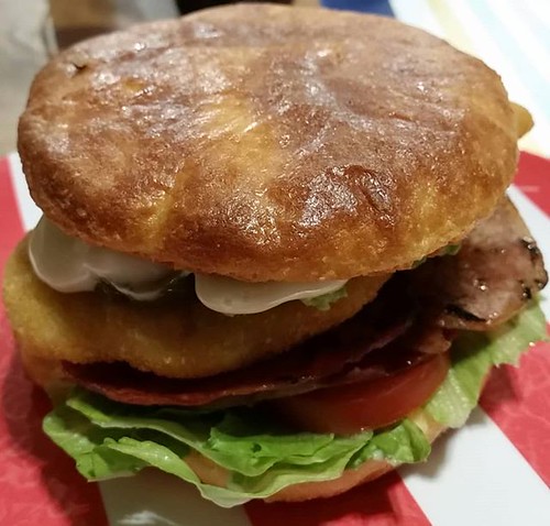 Success. My first real low carb burger. Buns homemade. #lowcarb #keto #ketomeals #foodstagram #foodgoals #eathealthy #sunshinecoast