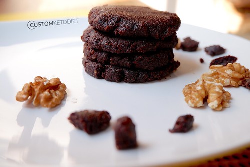 4 No-bake choco walnut cookie