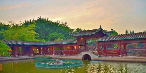 Sunset, Lingnan Garden 嶺南之風, Lai Chi Kok Park 荔枝角公園, Mei Fu, Kowloon, Hong Kong