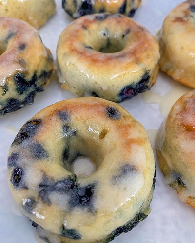 VEGAN & GLUTEN FREE BLUEBERRY DONUTS • 30 MINUTES •9 Ingredients • Under 150 Calories • 1 Bowl • EASY & YUMMY