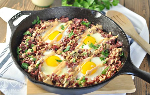 How to Make a Delicious Cast Iron Breakfast Hash - Keto Friendly!