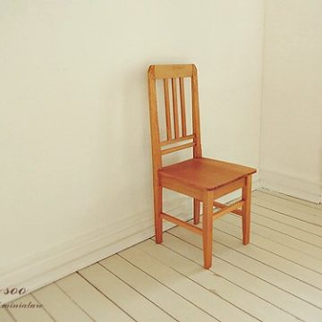 1:6 scale wooden chair