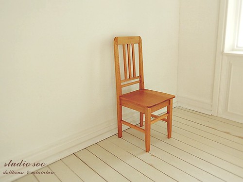 1:6 scale wooden chair