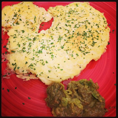 No carb dinner: 4 Eggs, low fat cheese, spicy guacamole. 400 cals  #CoachJohn #LowCarb