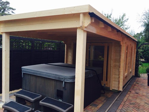 Hot tub cabin