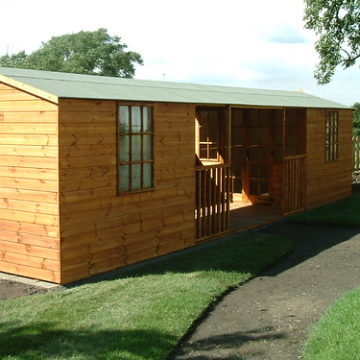 Large shed with middle canopy