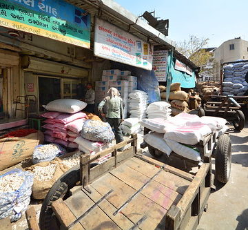 India - Gujarat - Ahmedabad - Streetlife - Market - 27