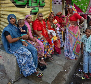 India - Gujarat - Ahmedabad - Streetlife With Women - 32