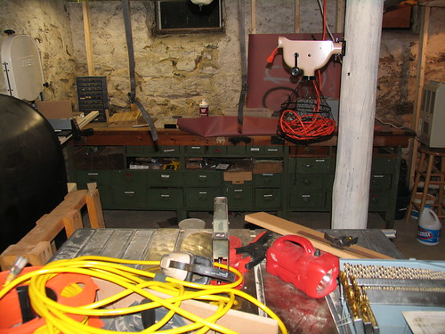 Assembly bench