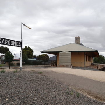 Karoonda. Railway Station and grain silos. The railway line opened in 1913. This station is a few years later than that.