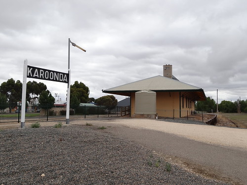 Karoonda. Railway Station and grain silos. The railway line opened in 1913. This station is a few years later than that.