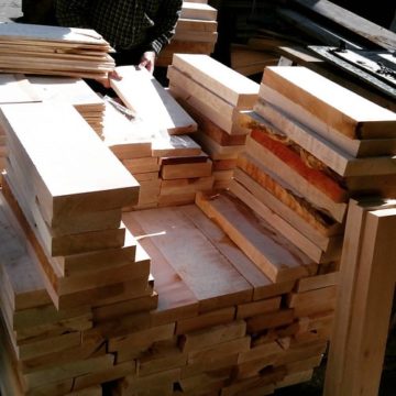 #FiguredMaple block have arrived! #NM customer as u can see tore into the 1st of two #pallets of #gold. #Woodworking #HappyCustomer #drovemyassoff #lathe #guitar #hobby #toys