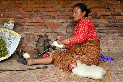 Nepal - Bungamati - Streetlife - Woman Hand Spinning Wool - 2