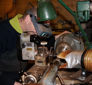 Cutting the lip plate