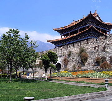 China - Yunnan - Dali - City Gate - 56