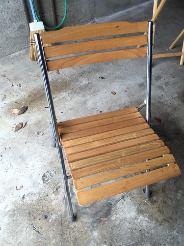 Wooden folding chair (x2)