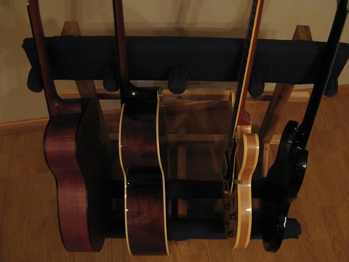 Guitar Stand 01