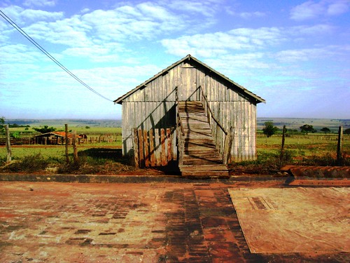 Velho celeiro / Old barn