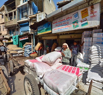 India - Gujarat - Ahmedabad - Streetlife - Market - 54