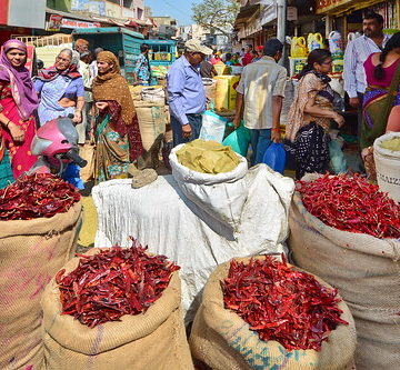 India - Gujarat - Ahmedabad - Streetlife - Food Stores - 32