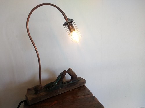 Plainer table lamp