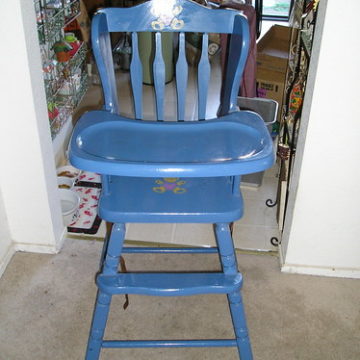 HIGHCHAIR WHIMSICAL WOODEN BABY - $65