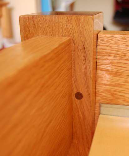 Pinned tenon joint on bed