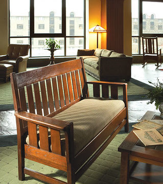 Grove Park Inn - Drop-arm Settle