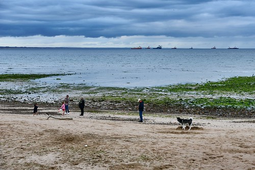 Fine Night For A Walk Along Fittie Beach - Footdee Aberdeen Scotland 20/8/17