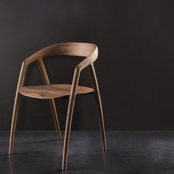 ‘Chairs nobody else can make’ is the core philosophy of Japanese wooden furniture producers Miyazaki Chair Factory. This is born of impeccable design and production standards, and maintaining the highest quality criteria in the two fundamental elements of