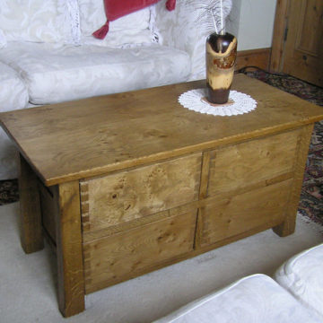 Coffee table in burr / burl oak