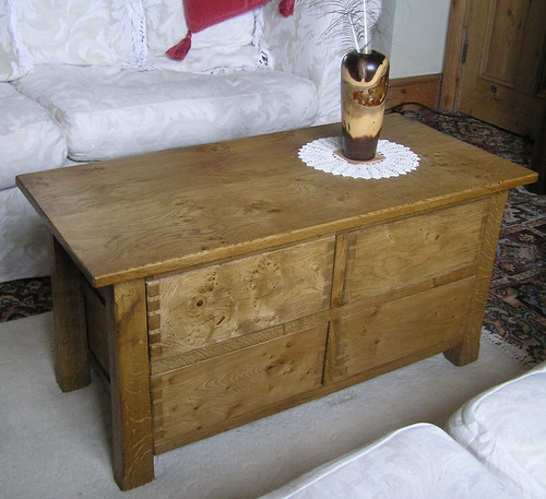 Coffee table in burr / burl oak