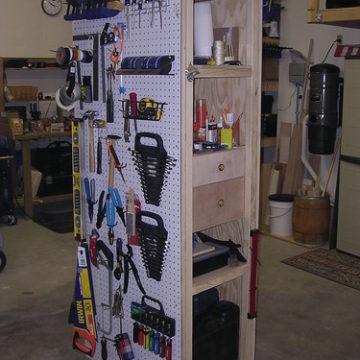 Mobile_Pegboard_Cab02