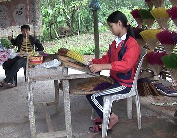 Vietnam - Hue - Incense Stick Manufactoring - 3