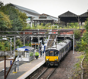 318261 arriving at Bellgrove