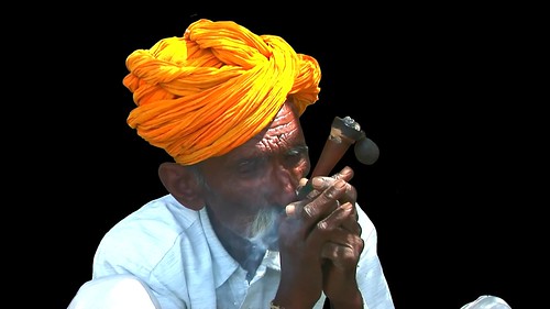 India - Rajasthan - Jaisalmer - Thar Desert - Smoking Man - 101d