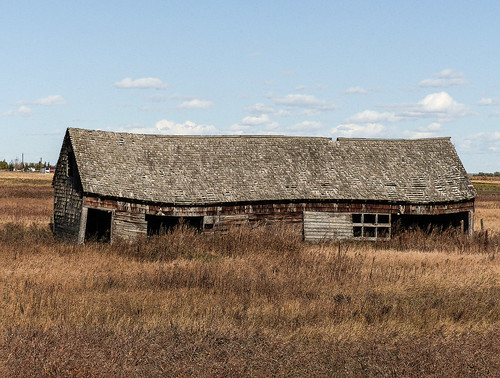 Long, low barn/shed