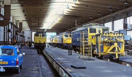 Class 76 76025 - Reddish TMD.