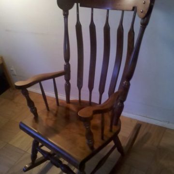 Vintage Pine Wood Rocking Chair (4)