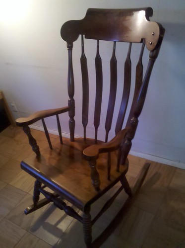 Vintage Pine Wood Rocking Chair (4)