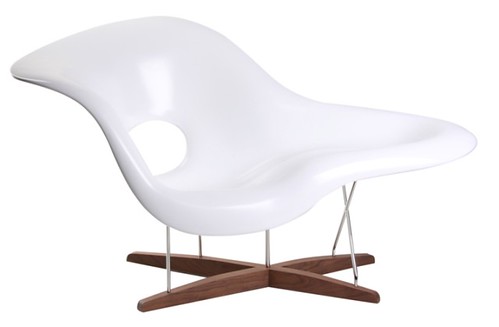 A024 Eames la chaise